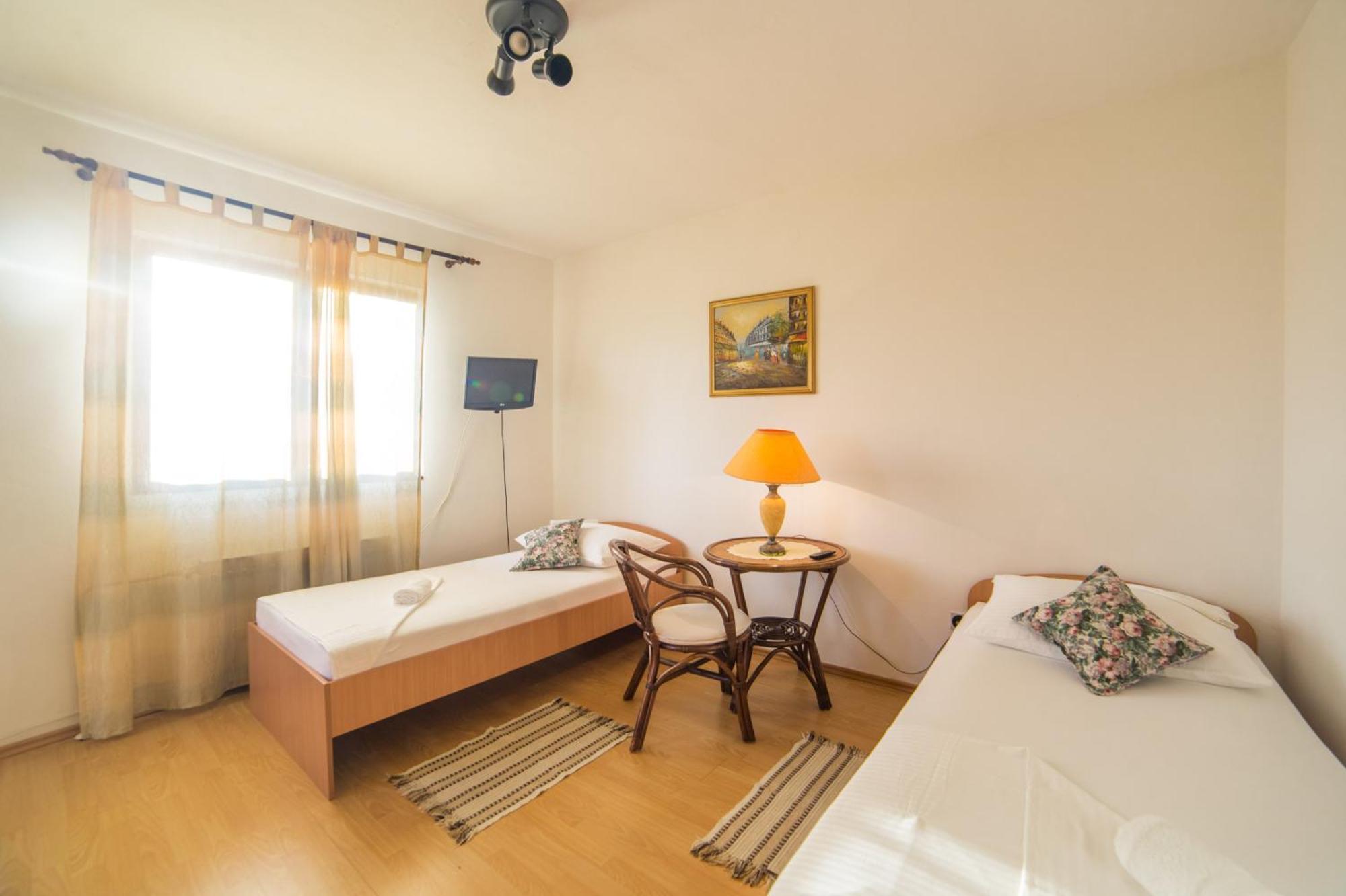 Apartment Mande Brist Εξωτερικό φωτογραφία