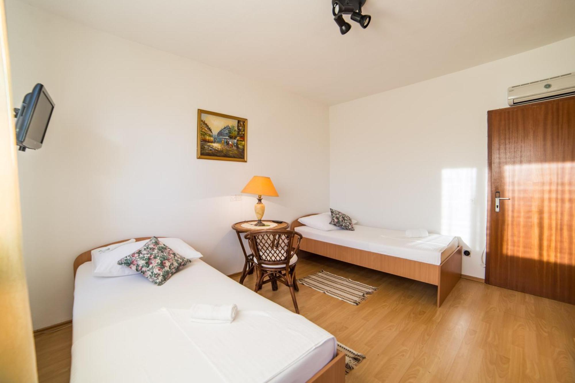 Apartment Mande Brist Εξωτερικό φωτογραφία